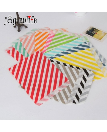 Un sachet à rayures pour emballer vos cadeaux