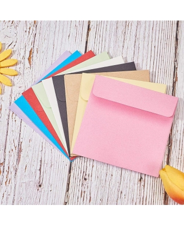 Petite enveloppe de couleur 10cm x 10cm