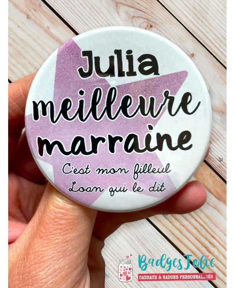 badge personnalisé. badges marraine. cadeau marraine. super marraine. cadeau meilleure marraine