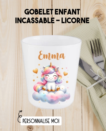 Gobelet enfant personnalisé en plastique licorne. verre plastique prénom. verre enfant personnalisé. gobelet licorne plastique.
