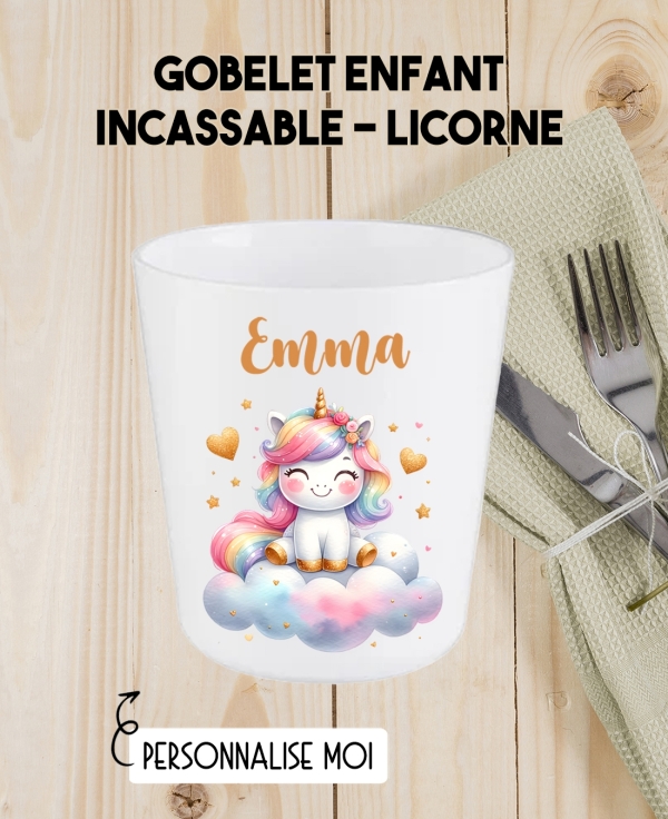 Gobelet enfant personnalisé en plastique licorne. verre plastique prénom. verre enfant personnalisé. gobelet licorne plastique.
