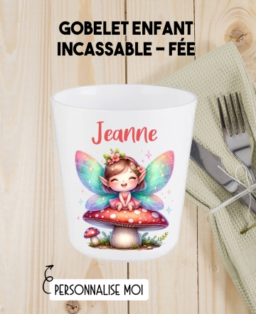 Gobelet enfant personnalisé en plastique fée. verre plastique prénom. verre enfant personnalisé. gobelet fée plastique.