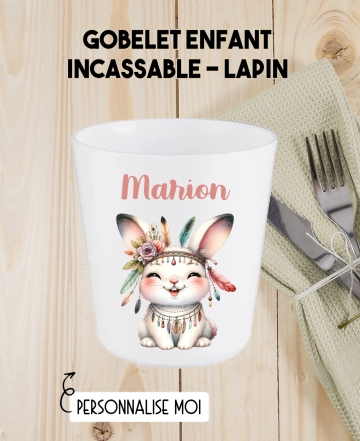 Gobelet enfant personnalisé en plastique lapin. verre plastique prénom. verre enfant personnalisé. gobelet lapin plastique.
