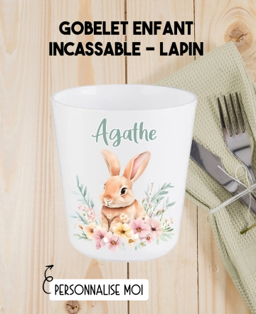 Gobelet enfant personnalisé en plastique lapin. verre plastique prénom. verre enfant lapin personnalisé. gobelet plastique.